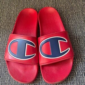 Champion slides size 8